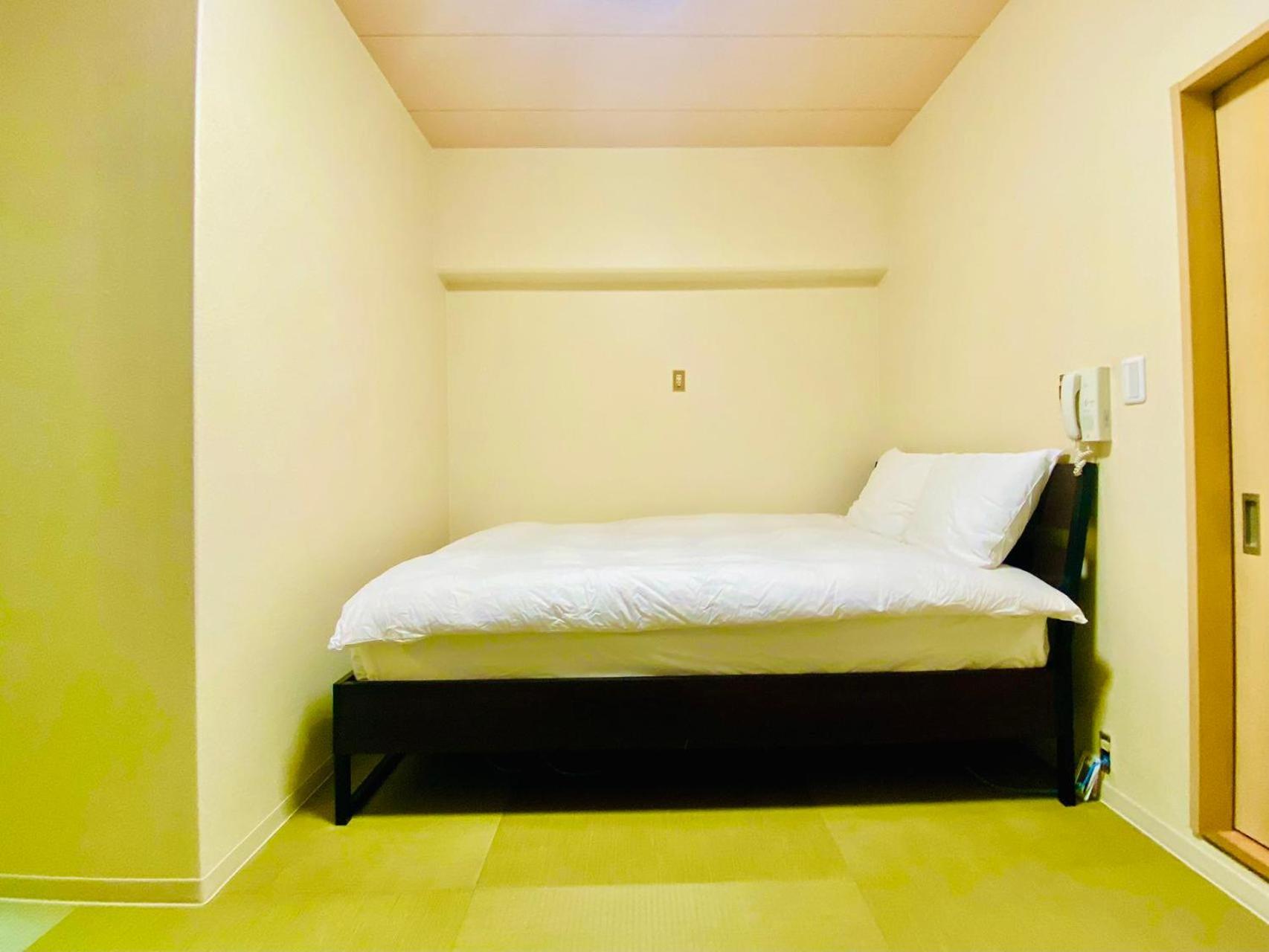 3 Minutes On Foot From Dotonbori East Entrance 5 Minutes On Foot From Shinsaibashi Area Traditional Japanese-style Apartment Osaka