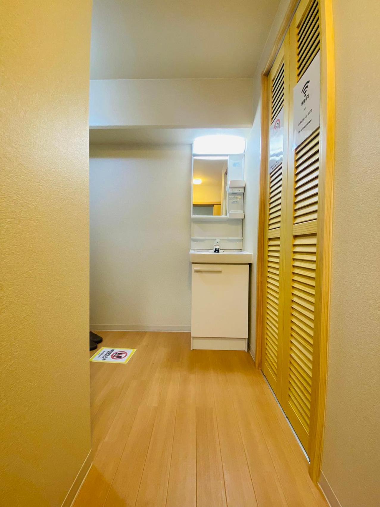 3 Minutes On Foot From Dotonbori East Entrance 5 Minutes On Foot From Shinsaibashi Area Traditional Japanese-style Apartment *