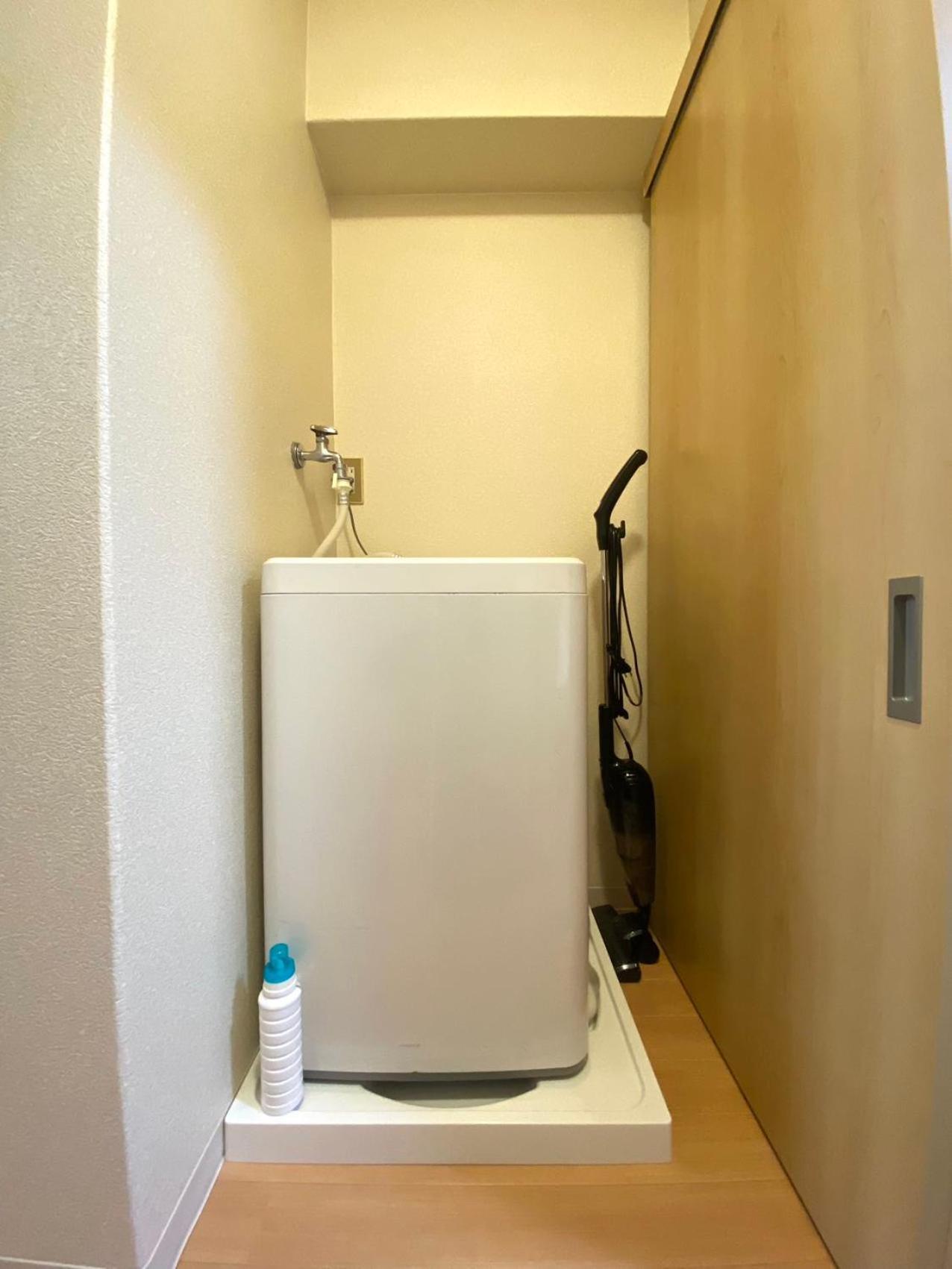 Apartment 3 Minutes On Foot From Dotonbori East Entrance 5 Minutes On Foot From Shinsaibashi Area Traditional Japanese-style