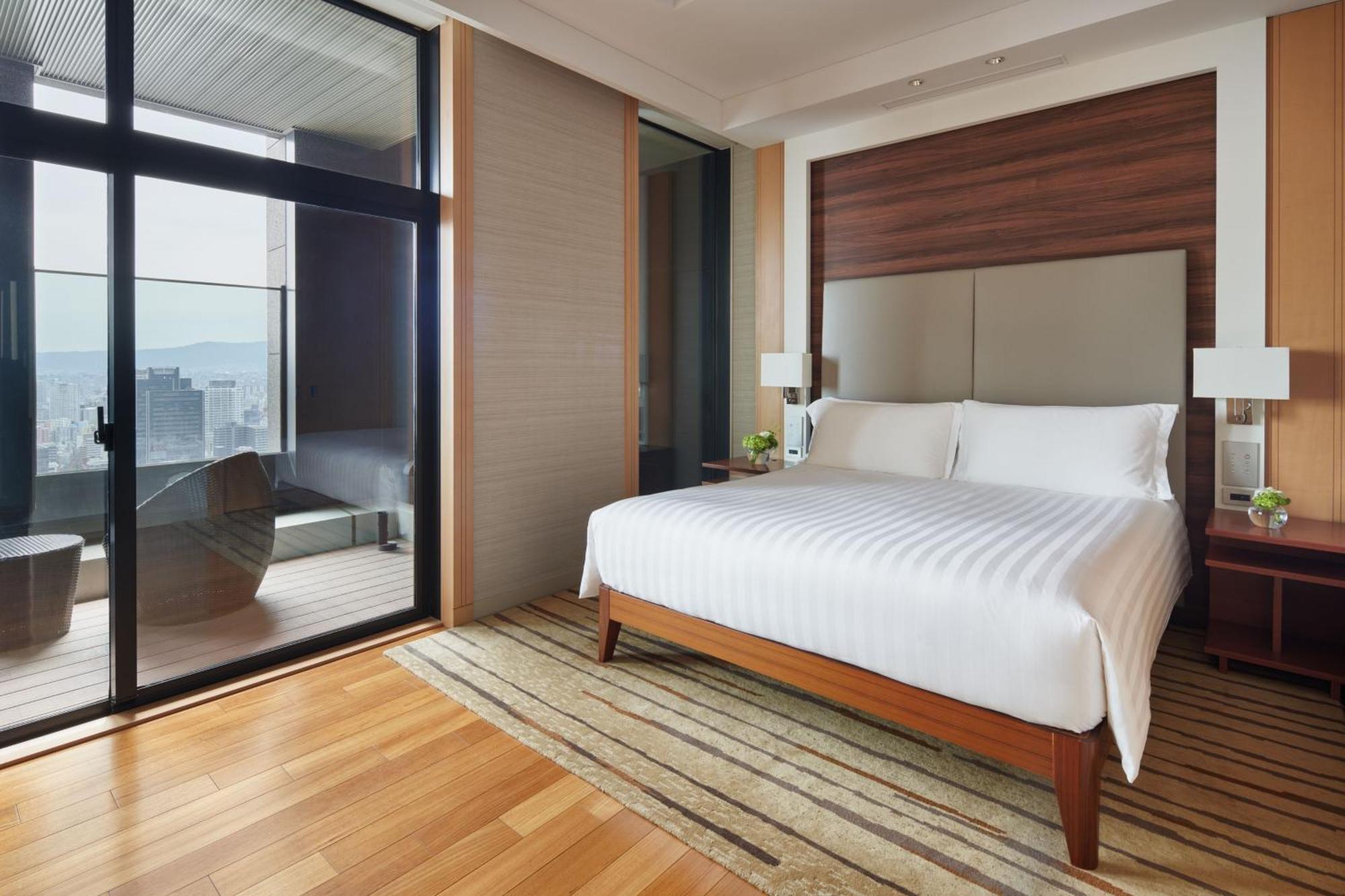 Intercontinental By Ihg 5*
