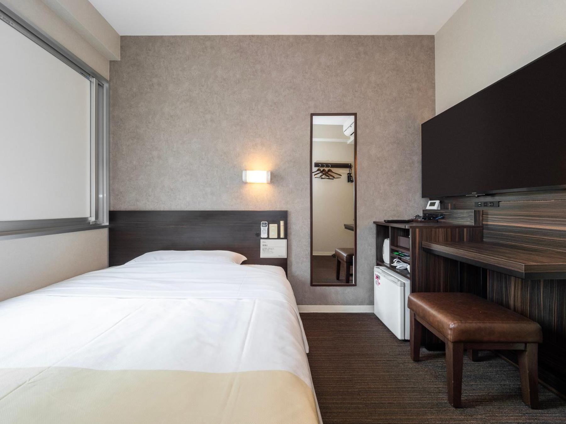 Super Jr Shin-osaka Higashiguchi Hotel