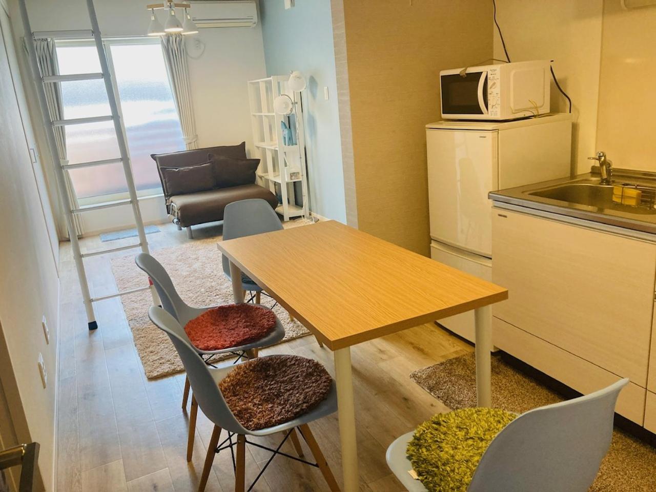 鶴橋ロフト付戸建て Apartamento *