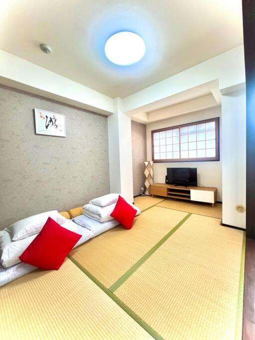 Apartment B701/大阪人气景点黑门市场步行6分钟，日本桥、难波、心斋桥、道顿堀步行可达 *