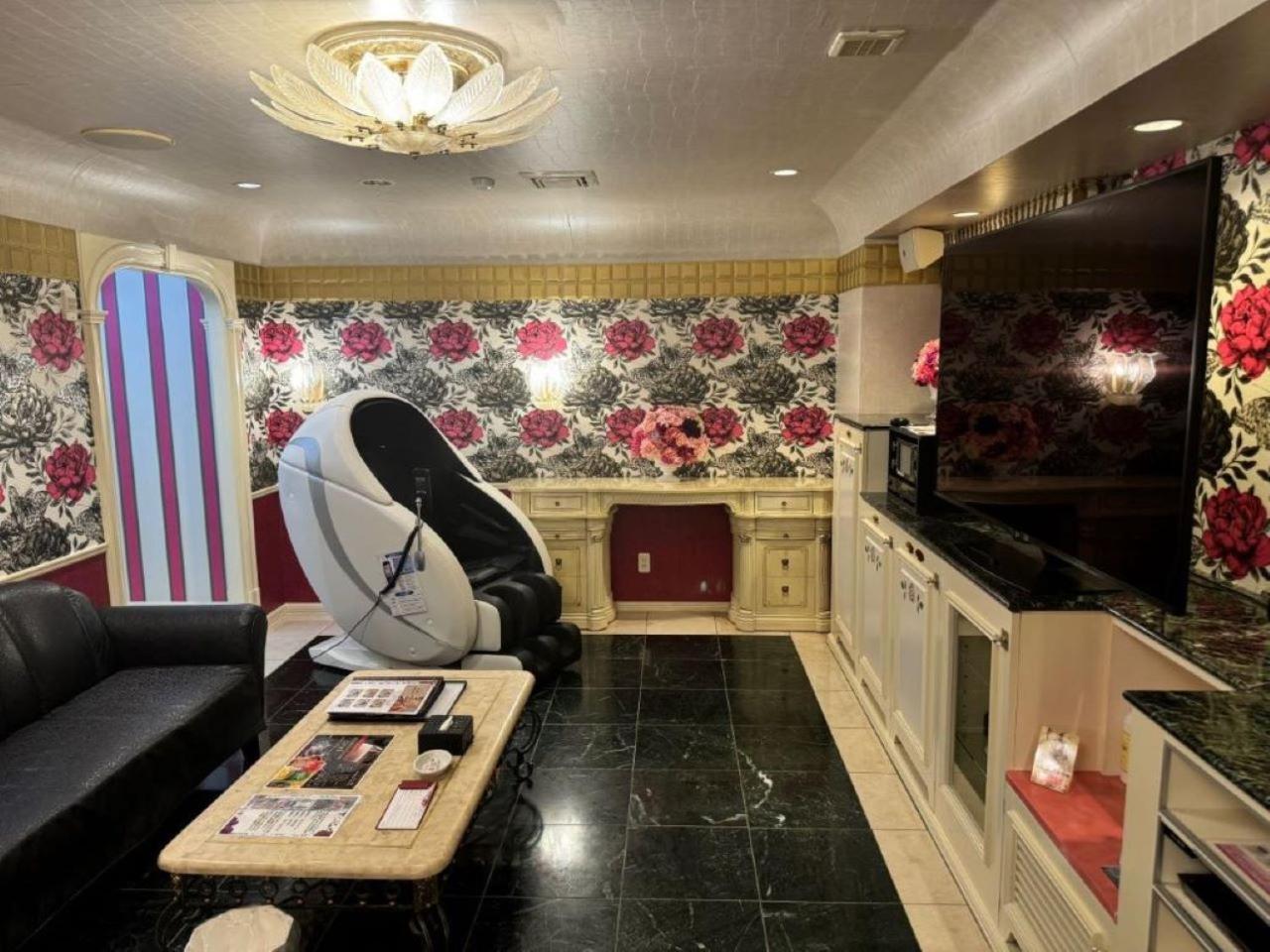 Rose Lips Shinsaibashi ローズリップス心斎橋