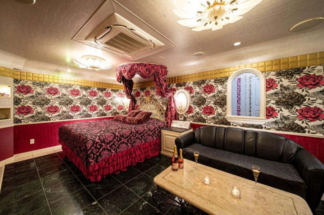 Rose Lips Shinsaibashi ローズリップス心斎橋 Hotel do amor *