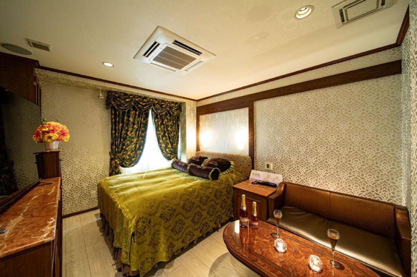 Rose Lips Shinsaibashi ローズリップス心斎橋 Hotel do amor *