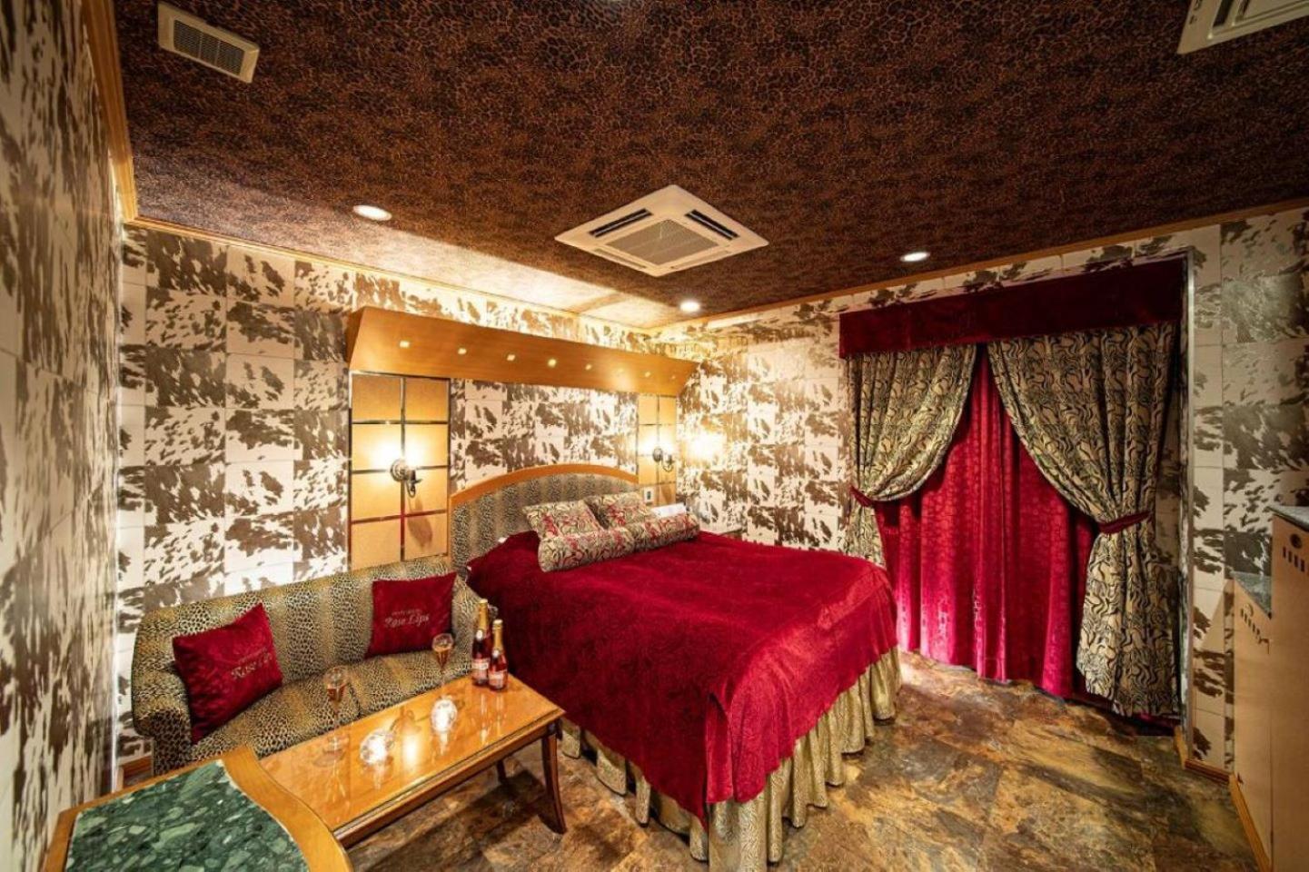 Rose Lips Shinsaibashi ローズリップス心斎橋 Hotel do amor Osaka
