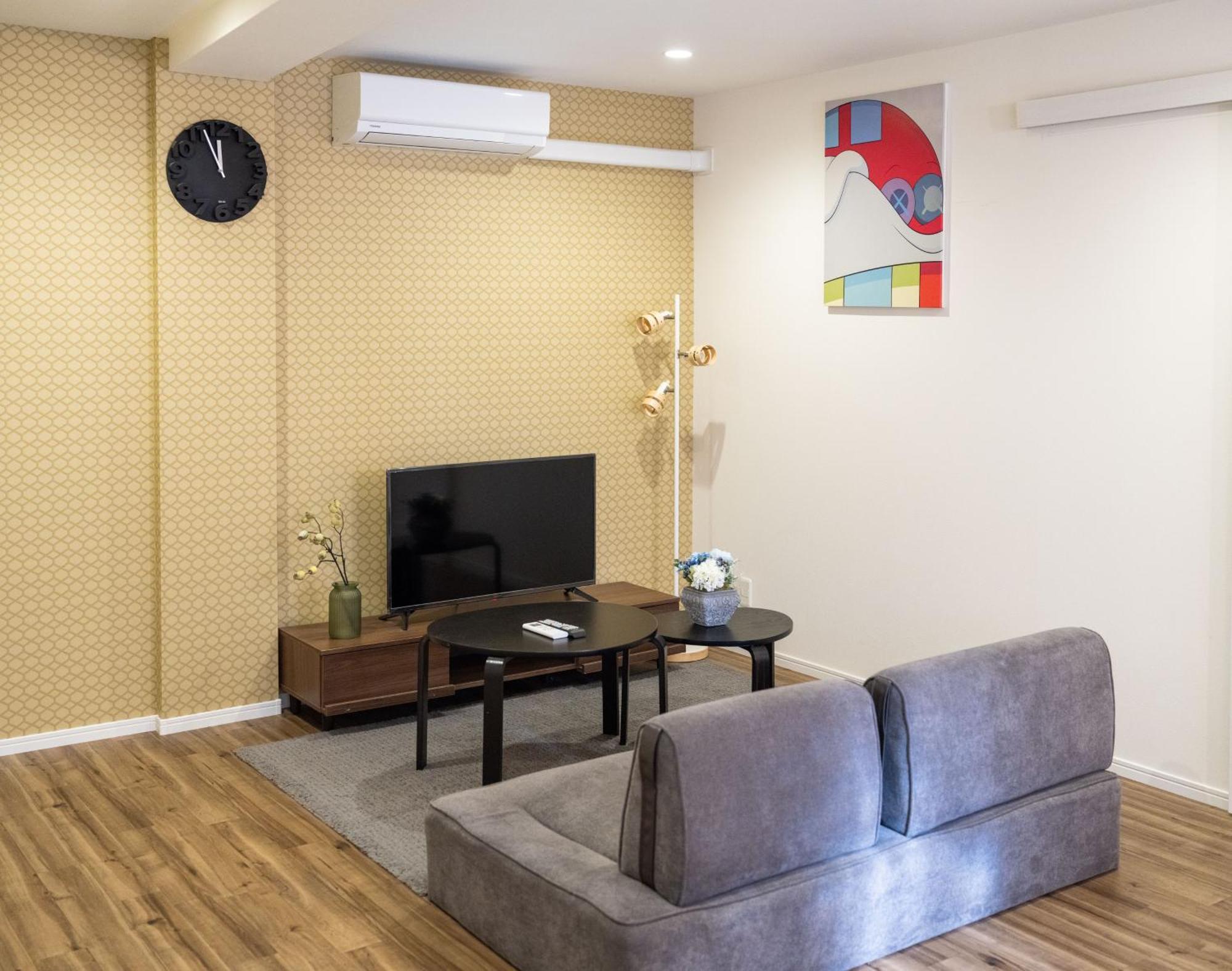 Oasis Naniwa Apartment