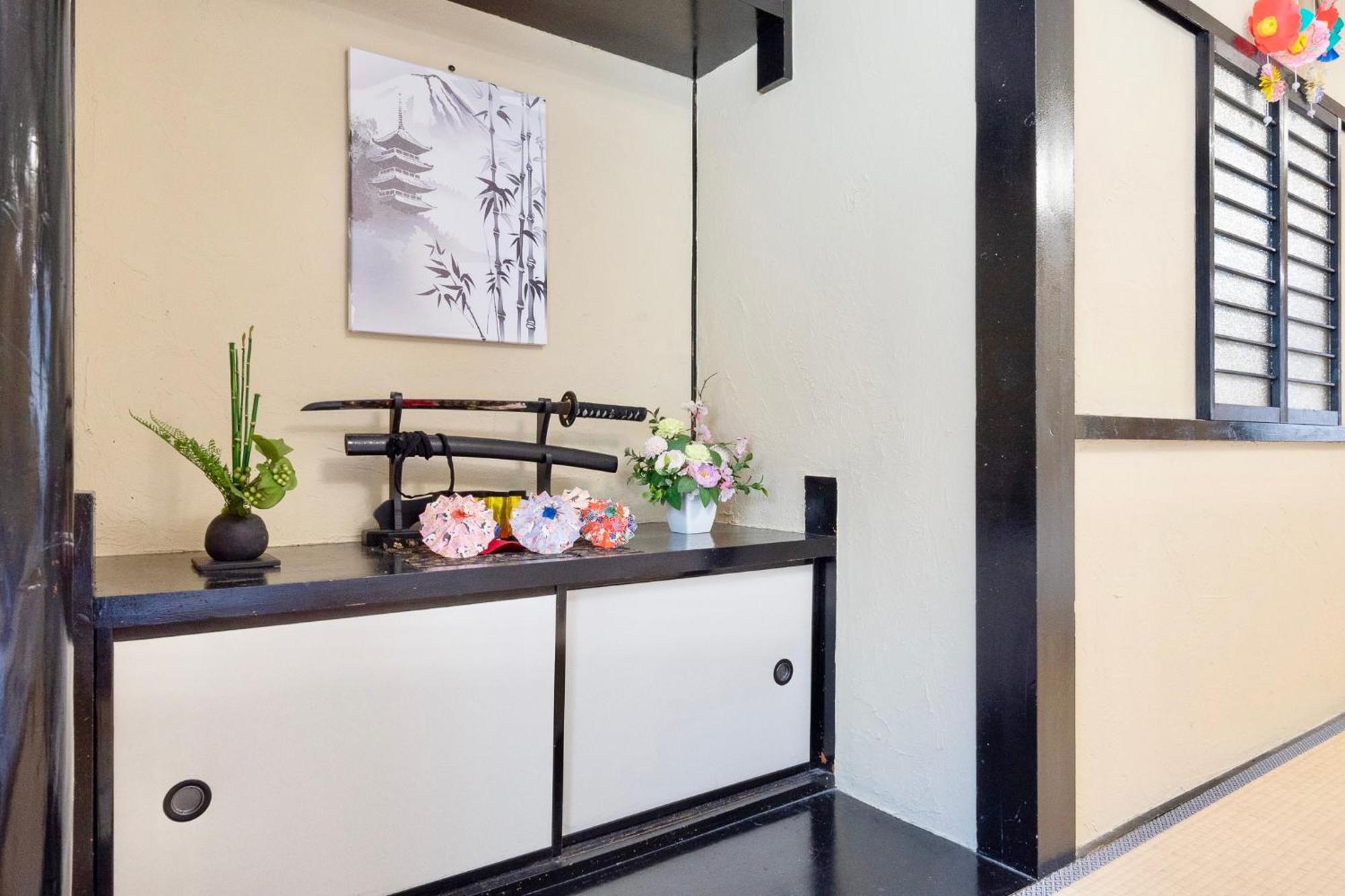 Kizuna 絆 - 5 Bedding In 2 Tatami Rooms, Max 11, 1 And A Half Bath Rooms, 30min To Usj, Kaiyukan Aquarium & Namba, 12min To Kyocera Dome, , Japanese Style Private House Apartment Osaka