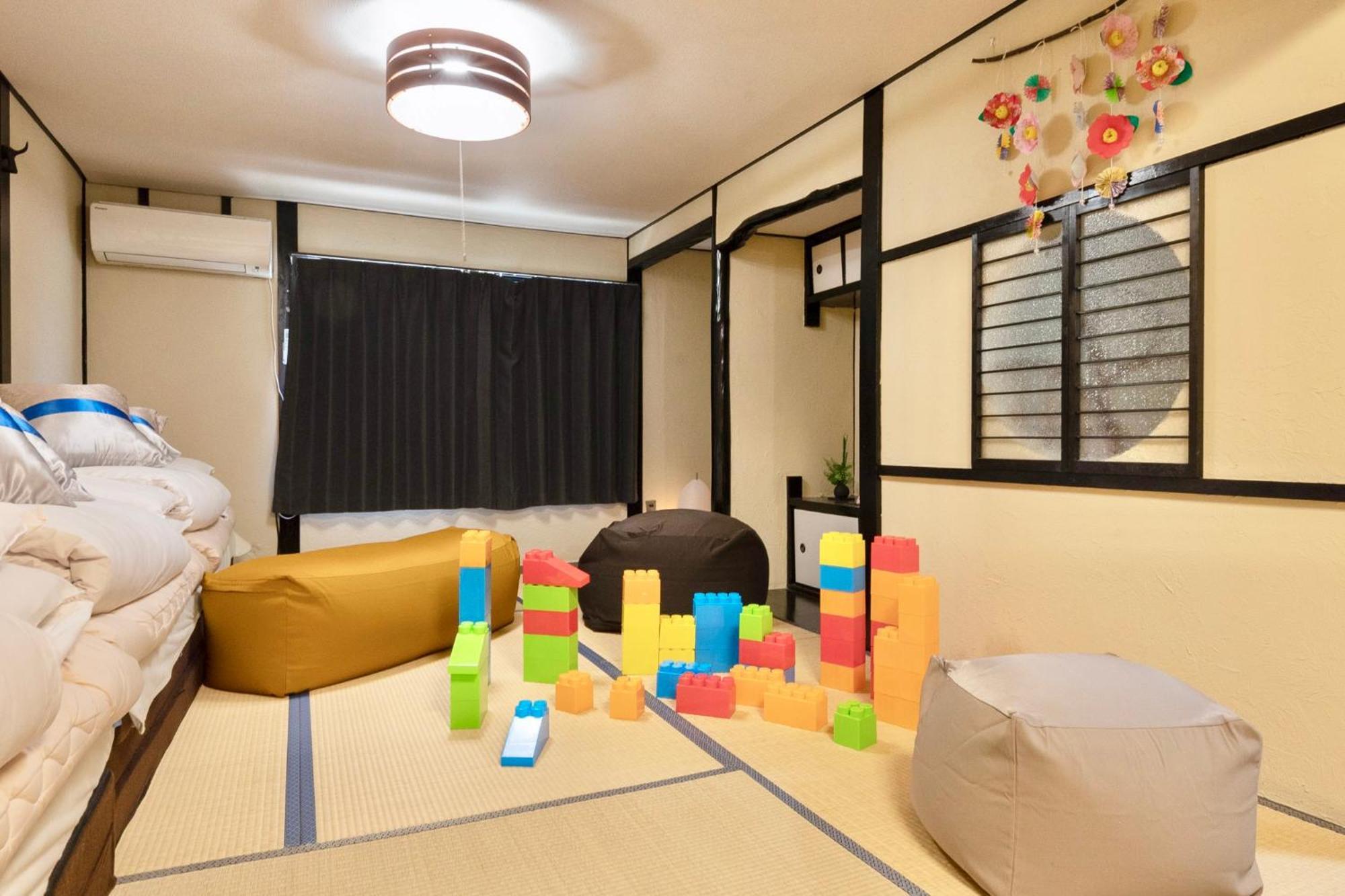 Kizuna 絆 - 5 Bedding In 2 Tatami Rooms, Max 11, 1 And A Half Bath Rooms, 30min To Usj, Kaiyukan Aquarium & Namba, 12min To Kyocera Dome, , Japanese Style Private House Osaka