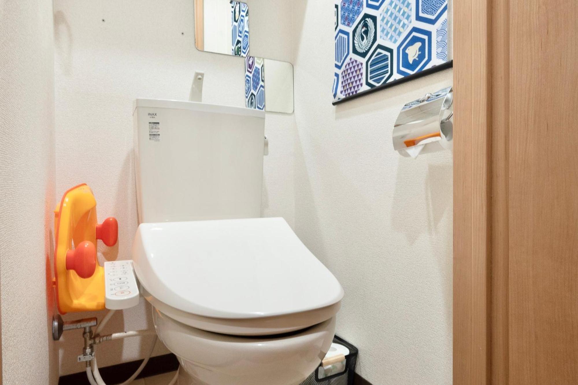 Apartment Kizuna 絆 - 5 Bedding In 2 Tatami Rooms, Max 11, 1 And A Half Bath Rooms, 30min To Usj, Kaiyukan Aquarium & Namba, 12min To Kyocera Dome, , Japanese Style Private House *