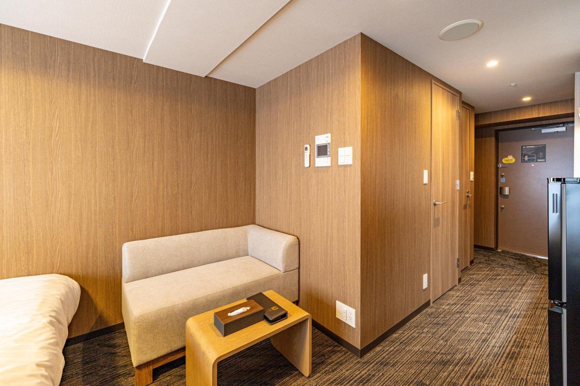 11 Namba Minami 4 Apartment *