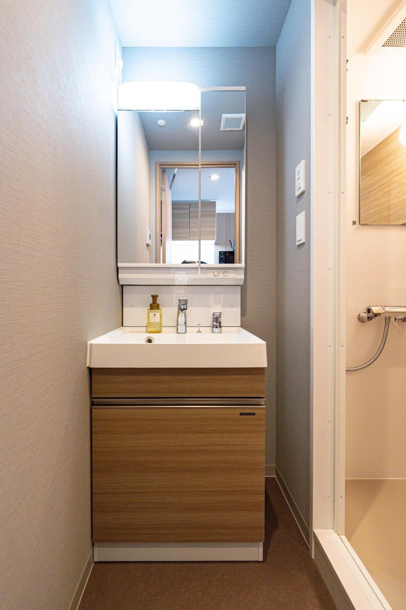 Apartment 11 Namba Minami 4 *