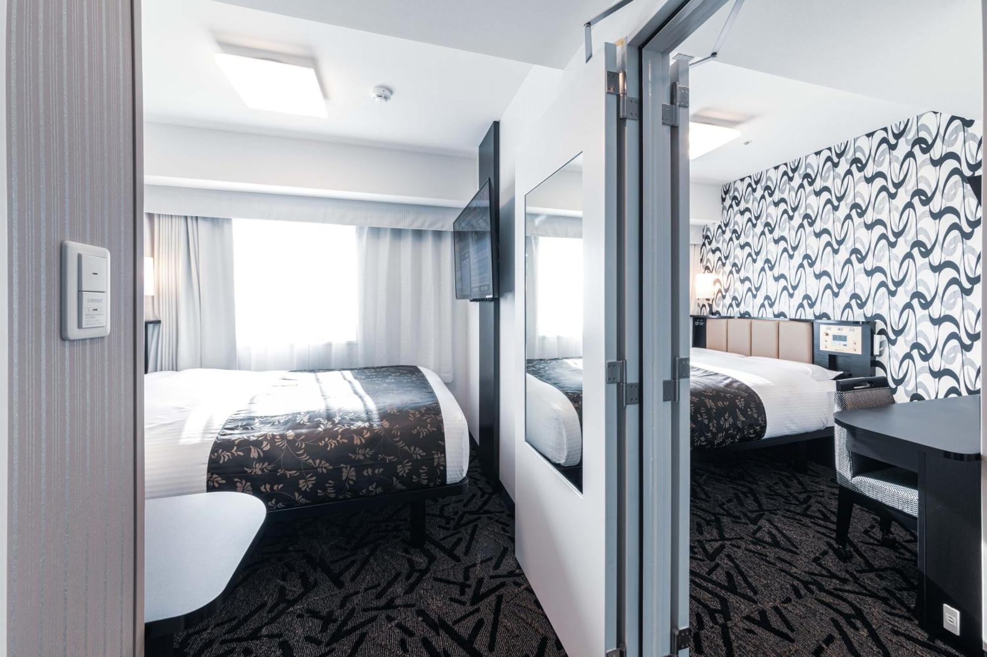 Apa & Midosuji Hommachi Eki Tower 3* Osaka