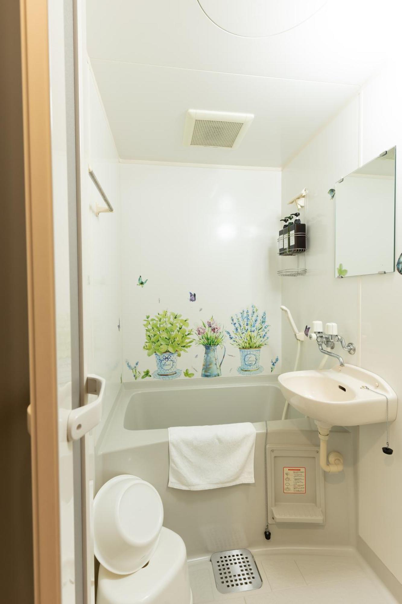 Apartment コンフィデンスロン204 *