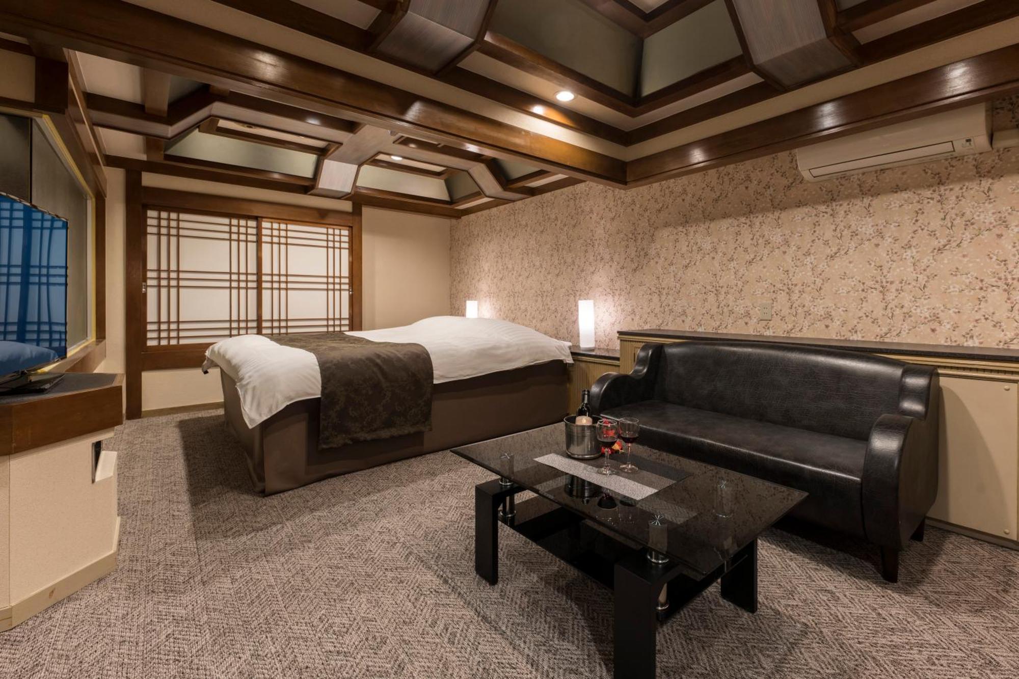 ジュエリージュエリー 十三 (adults Only) Hotel do amor Osaka