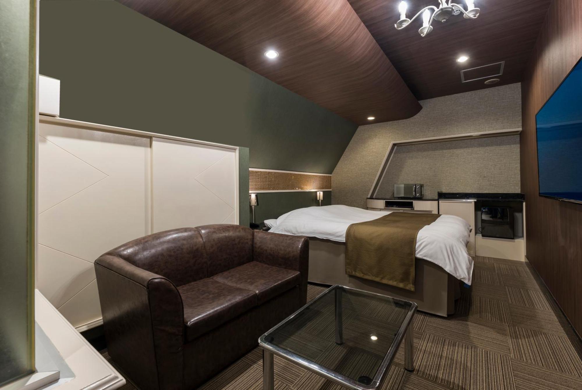 Hotel do amor ジュエリージュエリー 十三 (adults Only) Osaka
