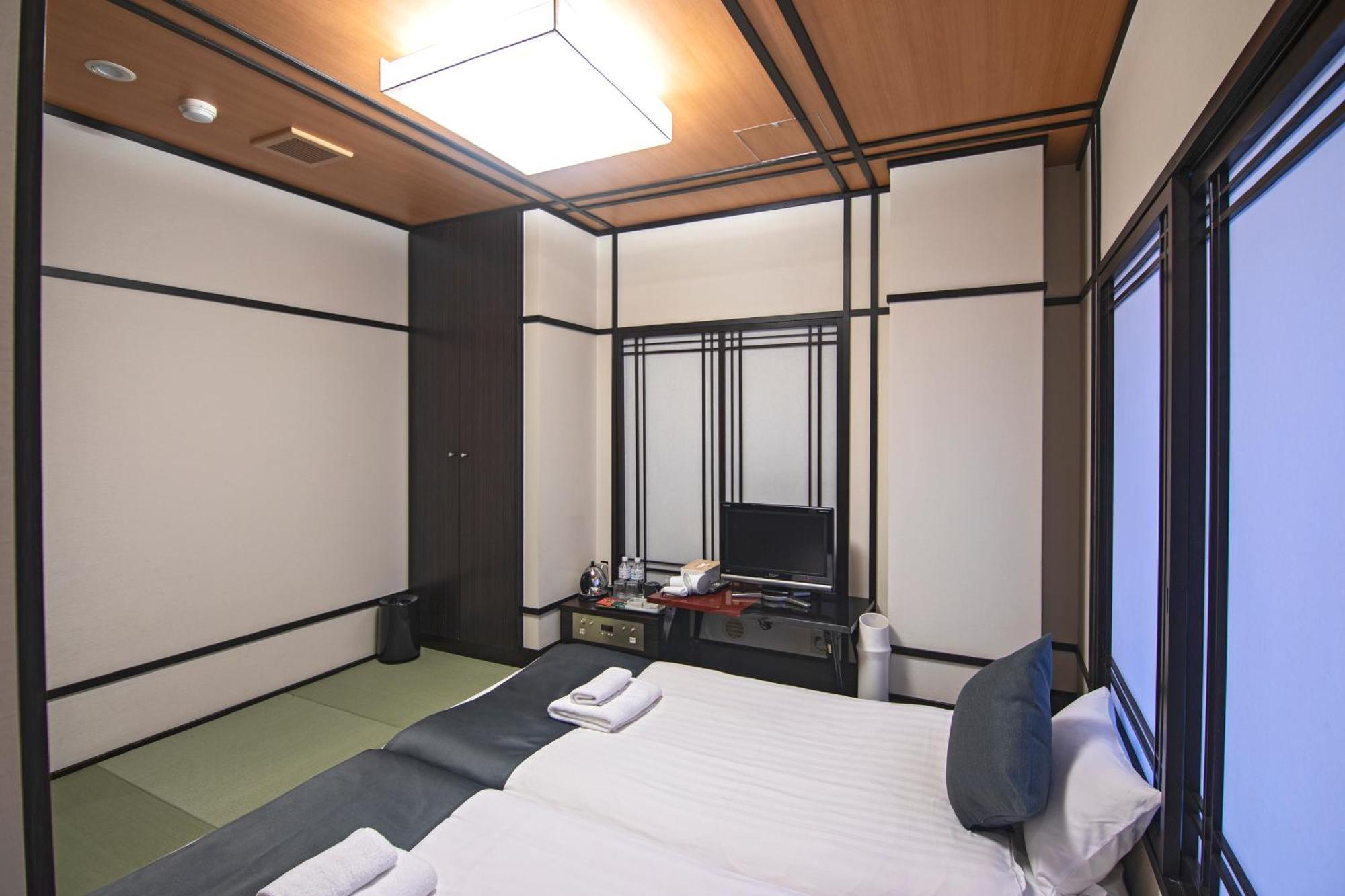 Wonz Self-check-in 4* Osaka