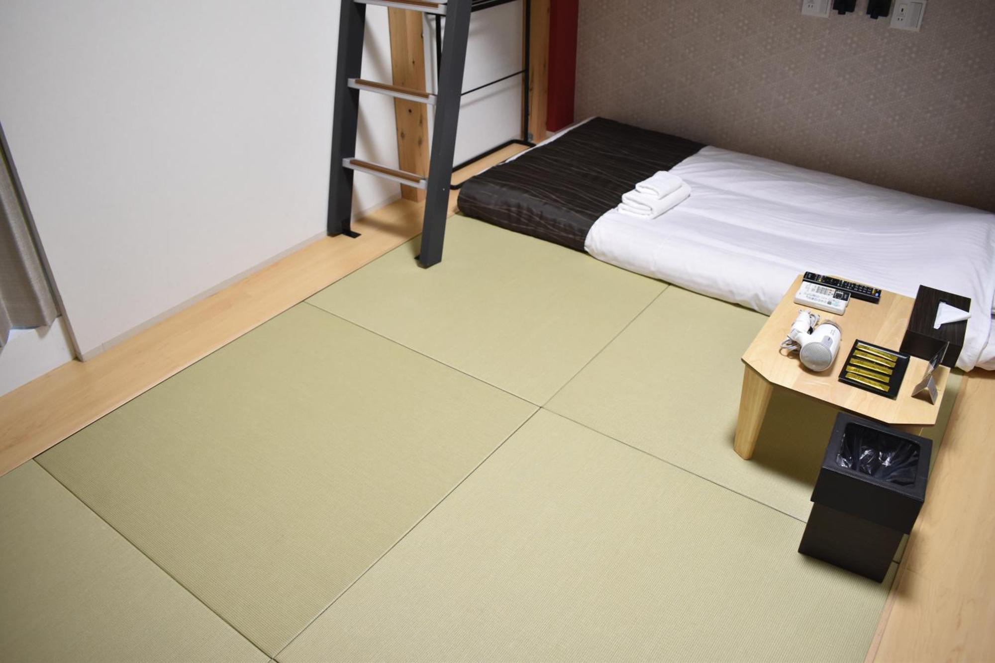 Guest house Shinsaibashi House 3*