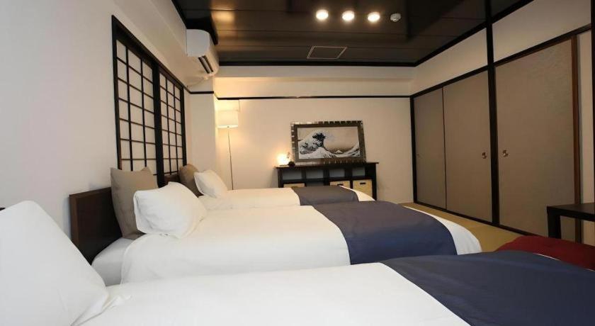 Rozy Namba 3*