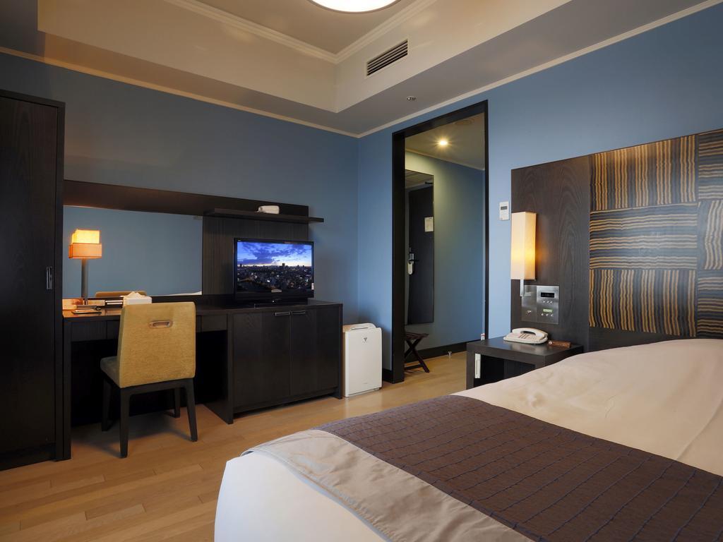 Monterey La Soeur 4*