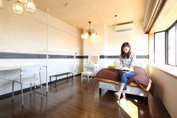Hotel Bourgeois - Women Only 2*