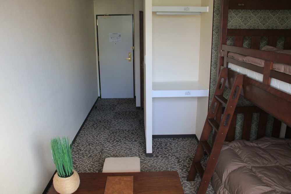 Simple Kanon Nanba Minami Hostel *