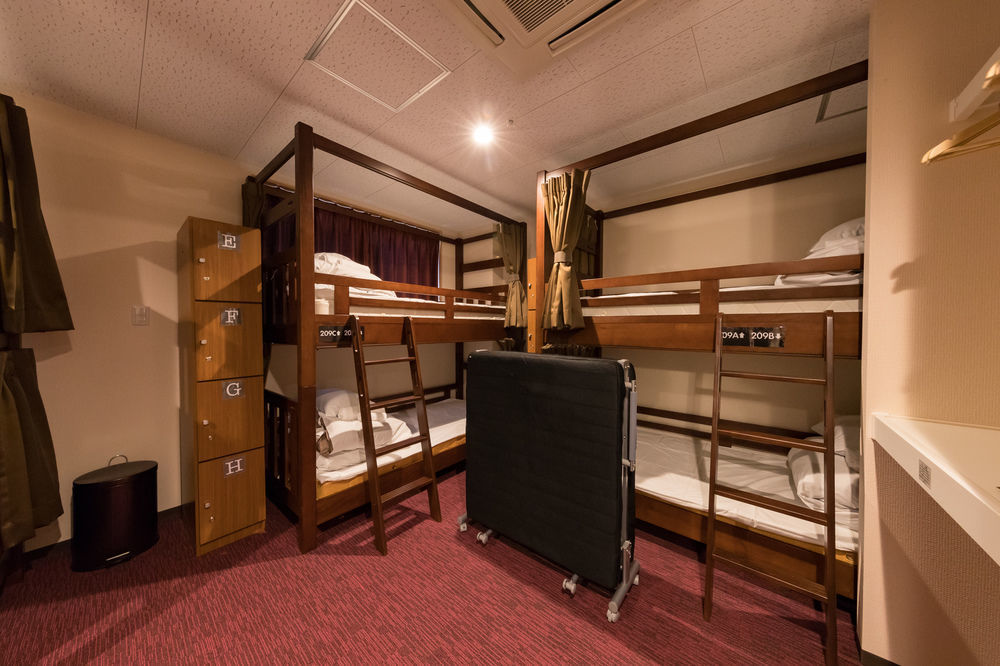 Simple Kanon Nanba Minami Hostel *