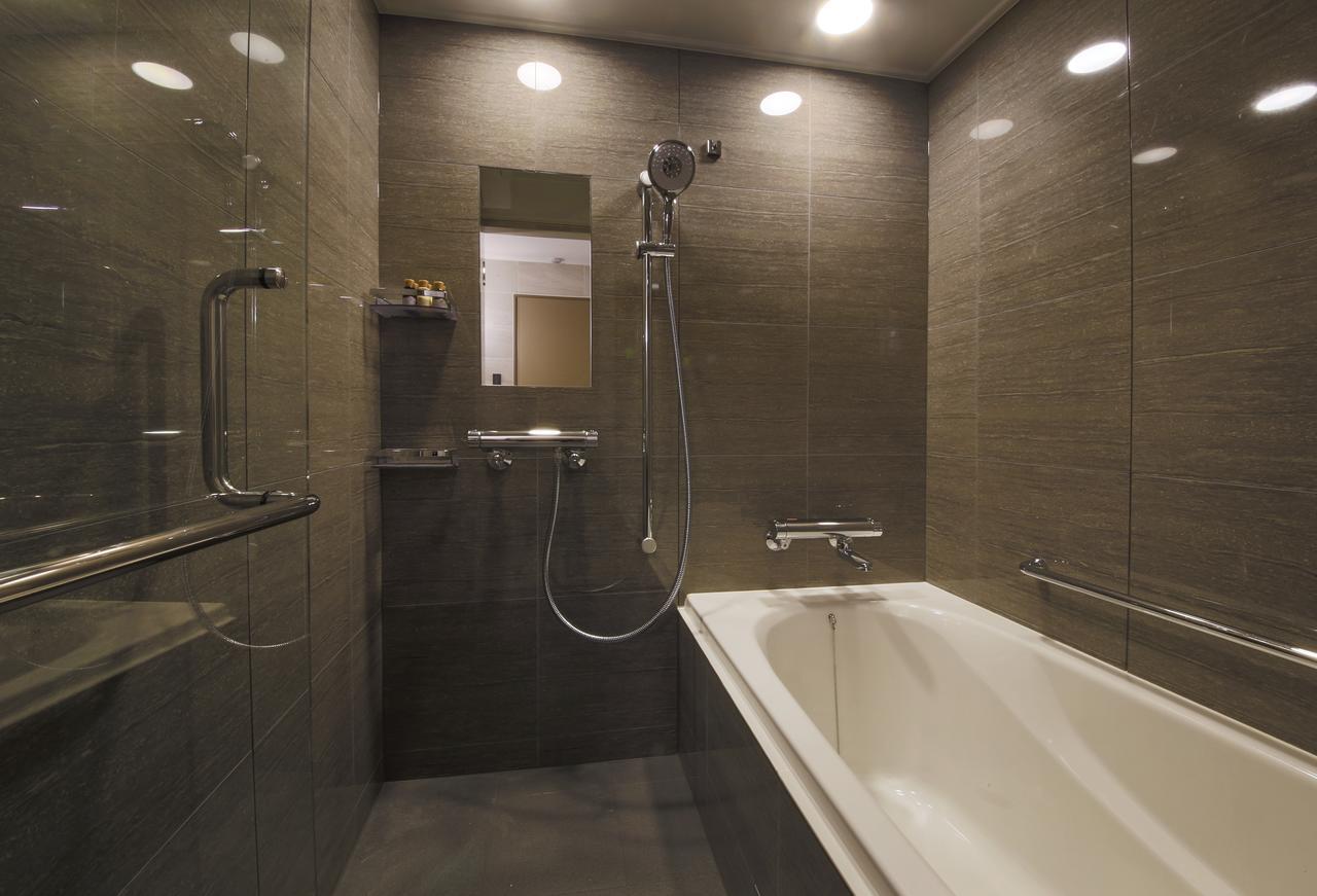 Code Shinsaibashi Hotel 3*