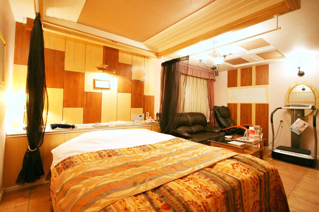 Love hotel Raffine Namba (adults Only)