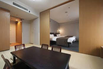 Dormy Shinsaibashi Hot Spring 3* Osaka