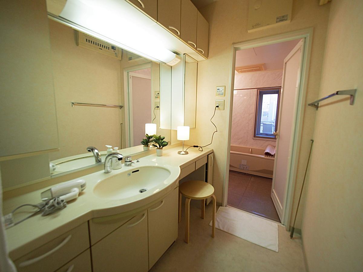 Supreme Downtown Penthouse In Namba Apartment