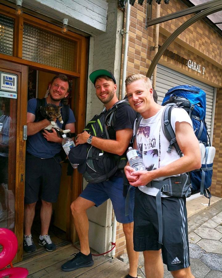 Tani9 Backpackers *