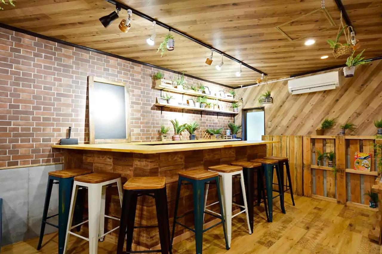 Cafe House *