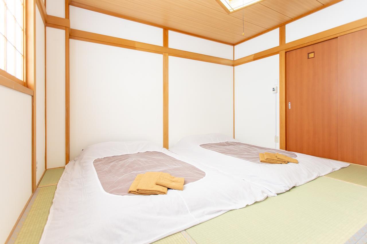 Reina's Guest house 2*