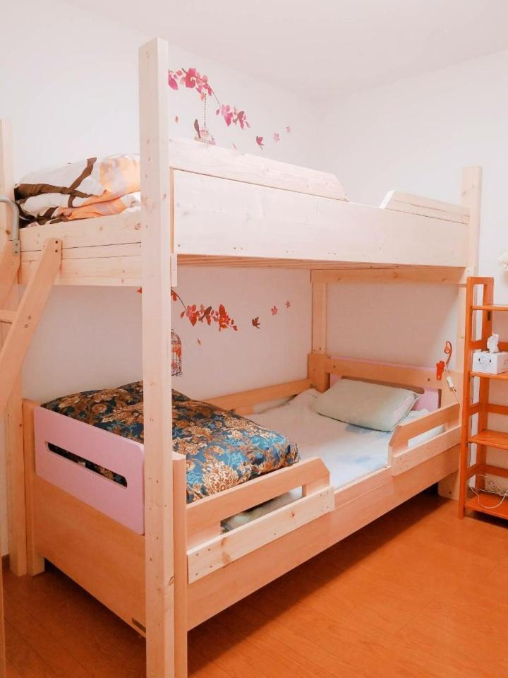 Guest house Asia *