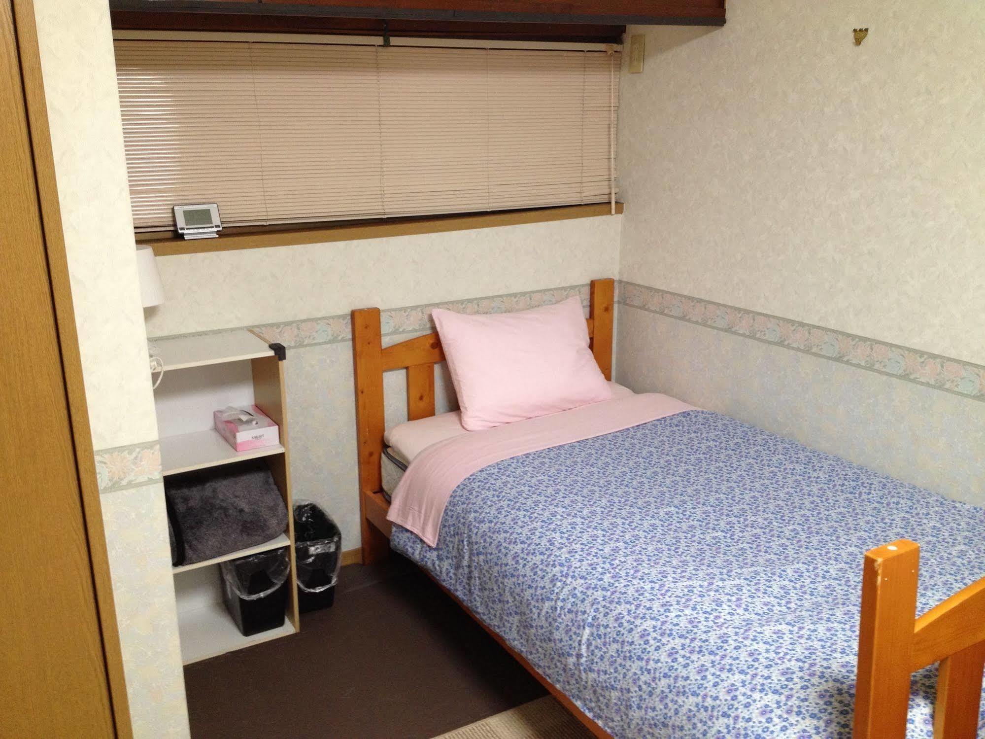 Now Travel Shinosaka Guest house