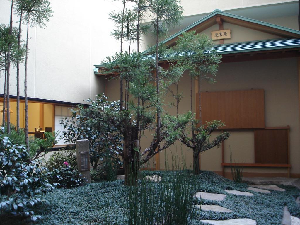 Monterey La Soeur Hotel 4*
