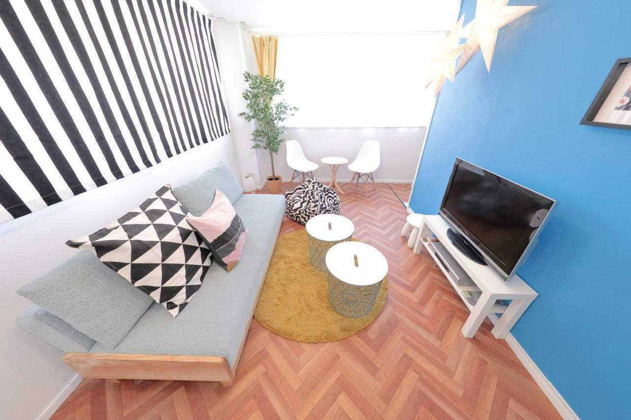 Vivid Zebra House Apartment
