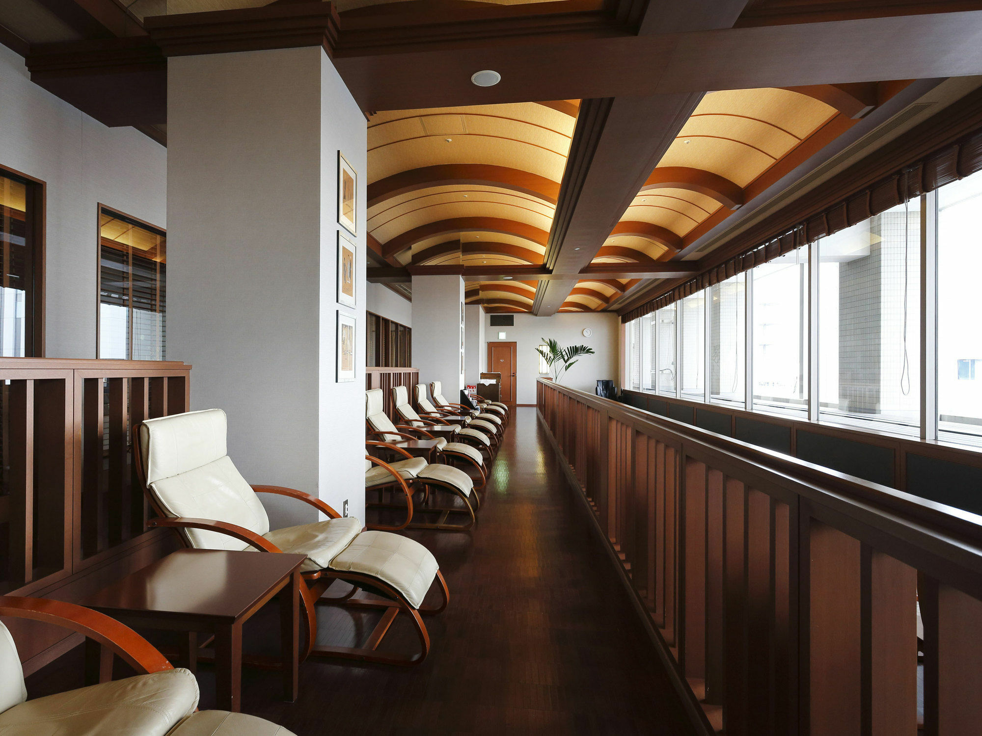 Monterey La Soeur 4*