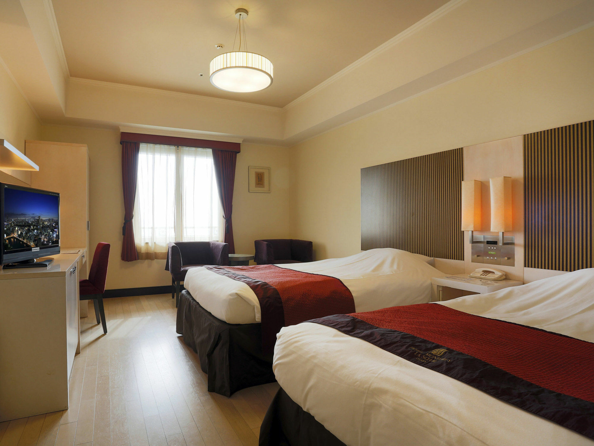 Monterey La Soeur 4* Osaka