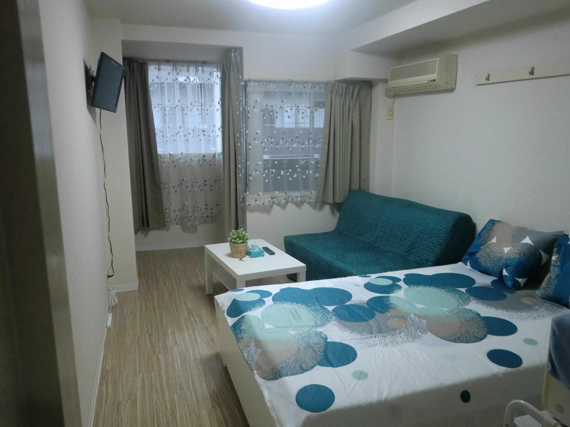 Excel Tres #402 Apartment *