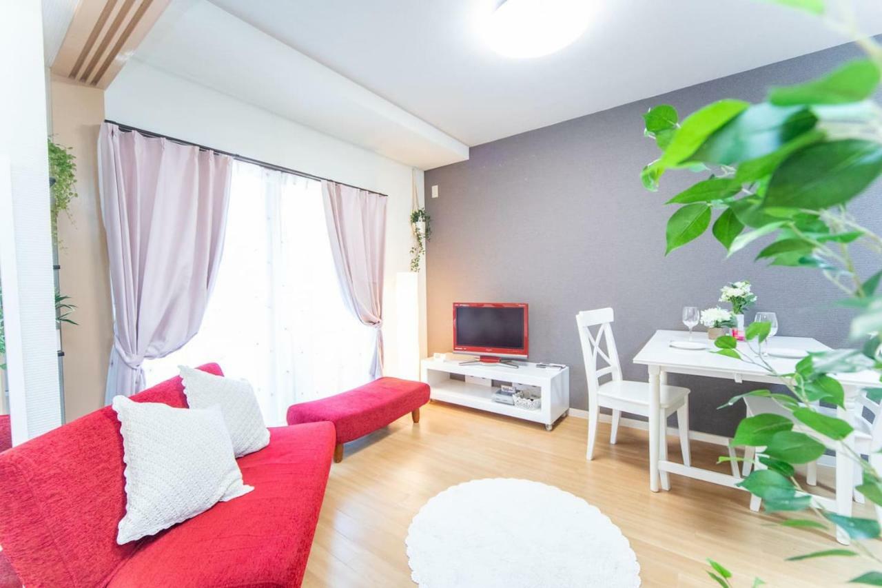 Miraie Higashinari202 Apartment