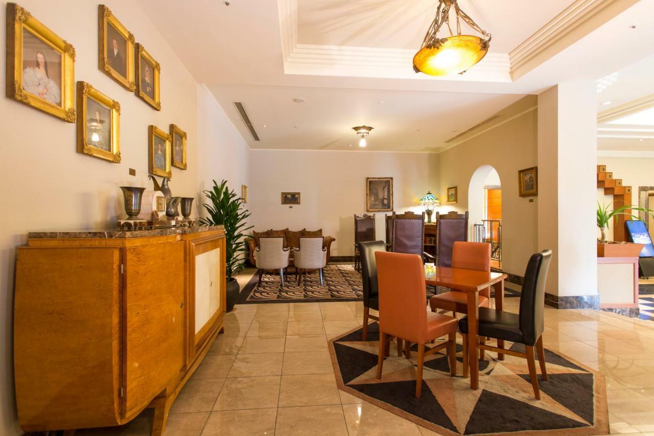 Hotel Monterey La Soeur