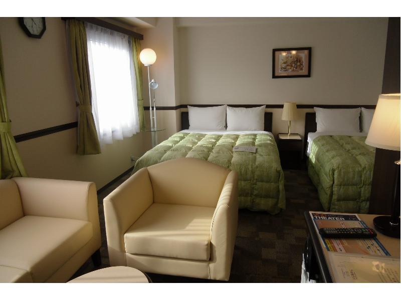 Hotel Toyoko Shin-osaka-eki Higashi-guchi 3*