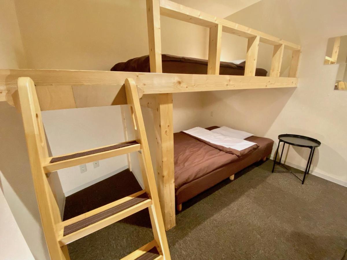 Hostel Nest *