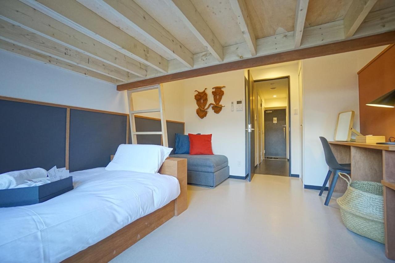 Earthmans Osaka-jo Aparthotel 3*