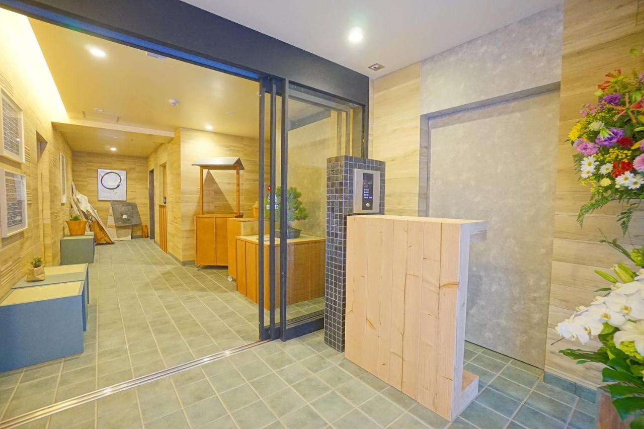 Earthmans Osaka-jo Aparthotel 3*