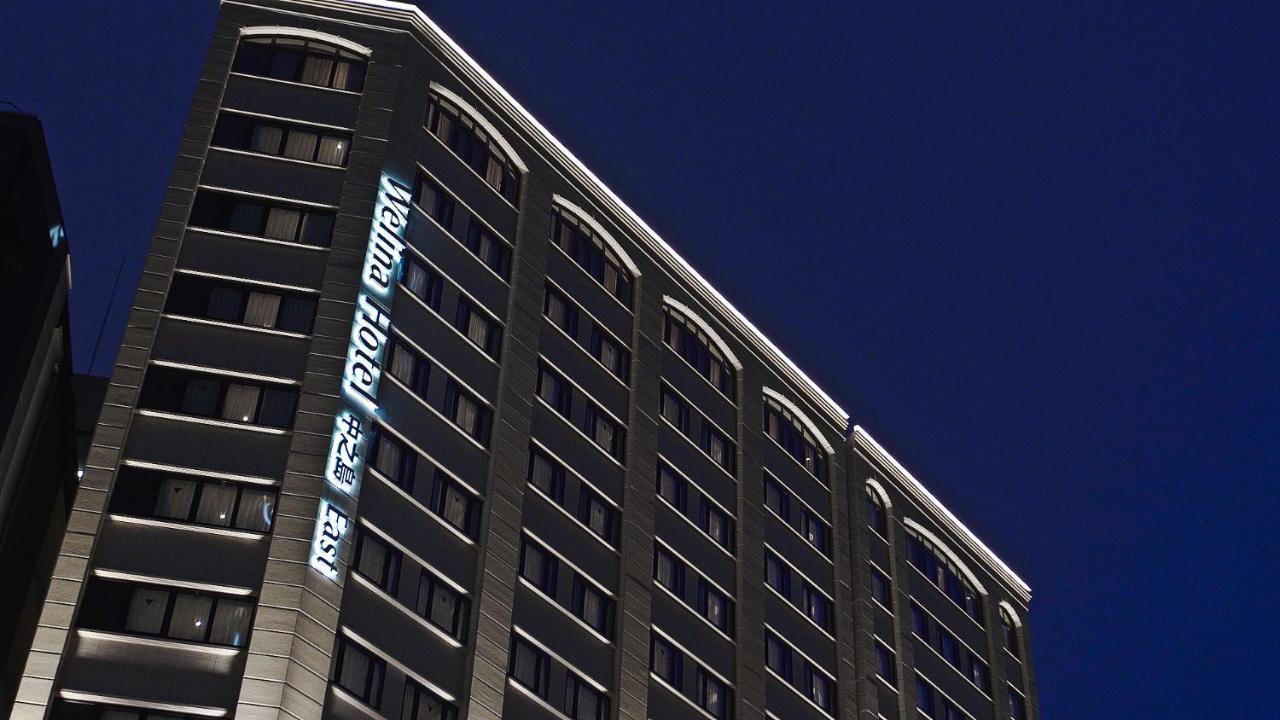 Welina Premier Nakanoshima East Hotel 3*