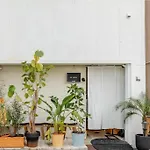 8B Hotel -Osaka Nishikujo Apartment-